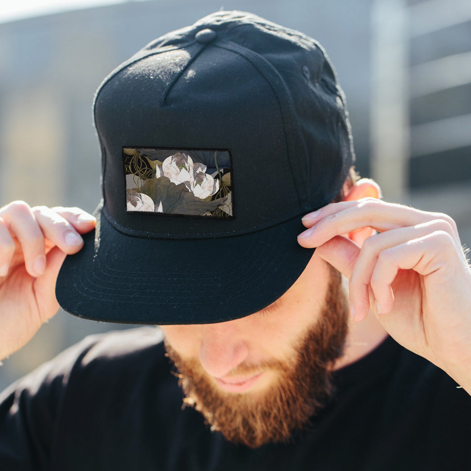Hat Sublimation Blank - 30枚入り粘着性無地パッチ、丈夫なポリエステル生地、帽子、バックパック、衣類の修理に最適、昇華転写アイロン接着アップリケ
